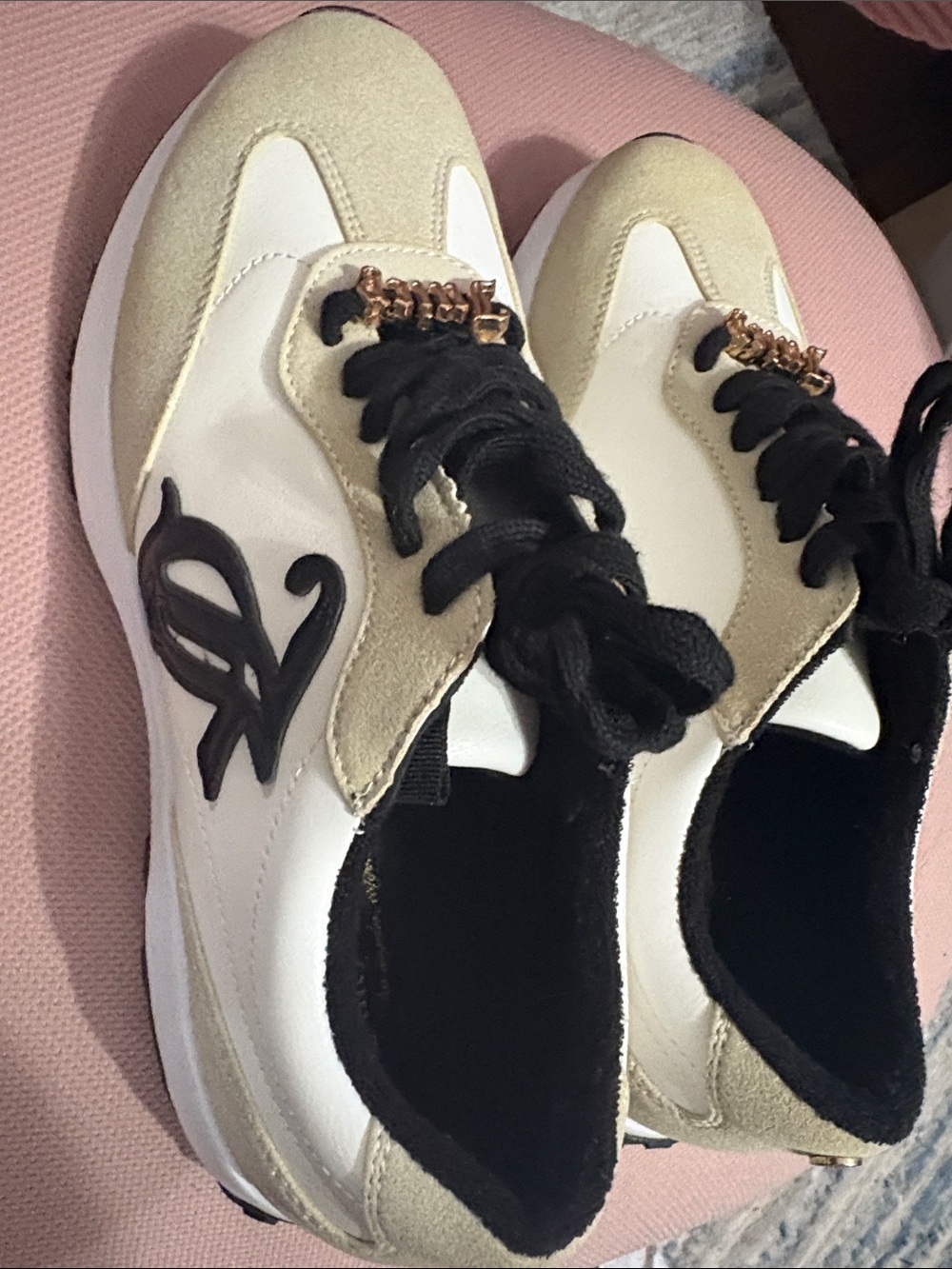 Juicy Couture NWOT White and Beige Sneakers with Black Laces